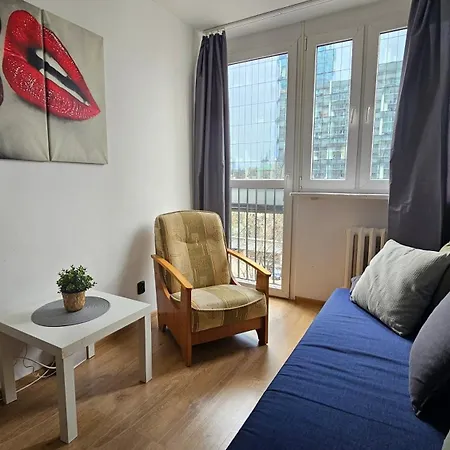 Grzybowska 9 * Warschau