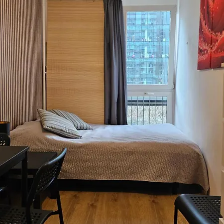 Grzybowska 9 바르샤바