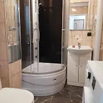 Apartment Grzybowska 9 *